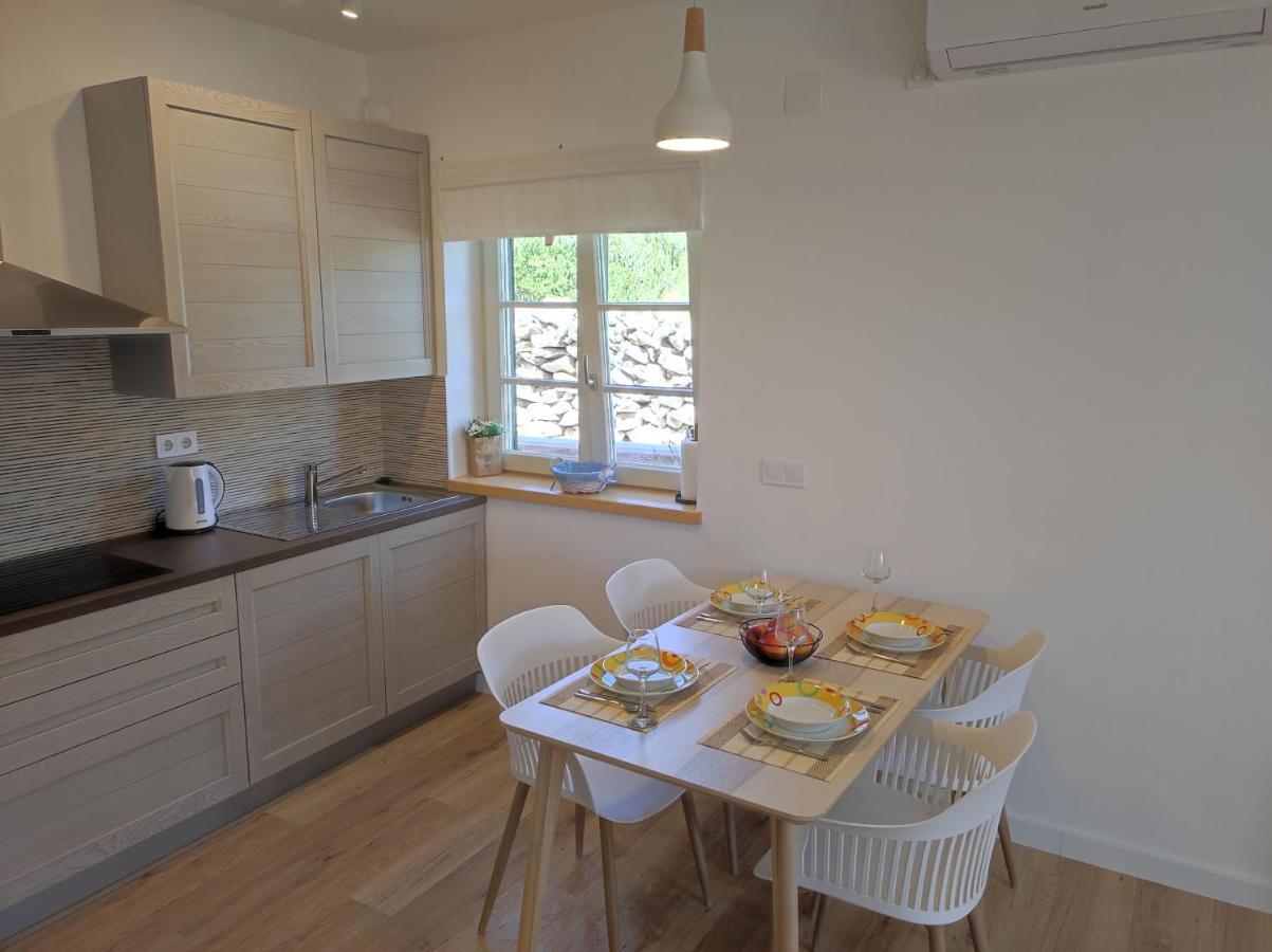Lovro Luxury Apartment With Jacuzzi And Terrace Sea View Sali Eksteriør bilde